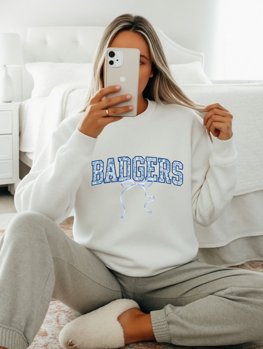 Cozy Badgers Crewneck Sweatshirt - Unisex Warmth, Perfect Gift for Students, Sports Fans, Casual Outings, Winter Apparel